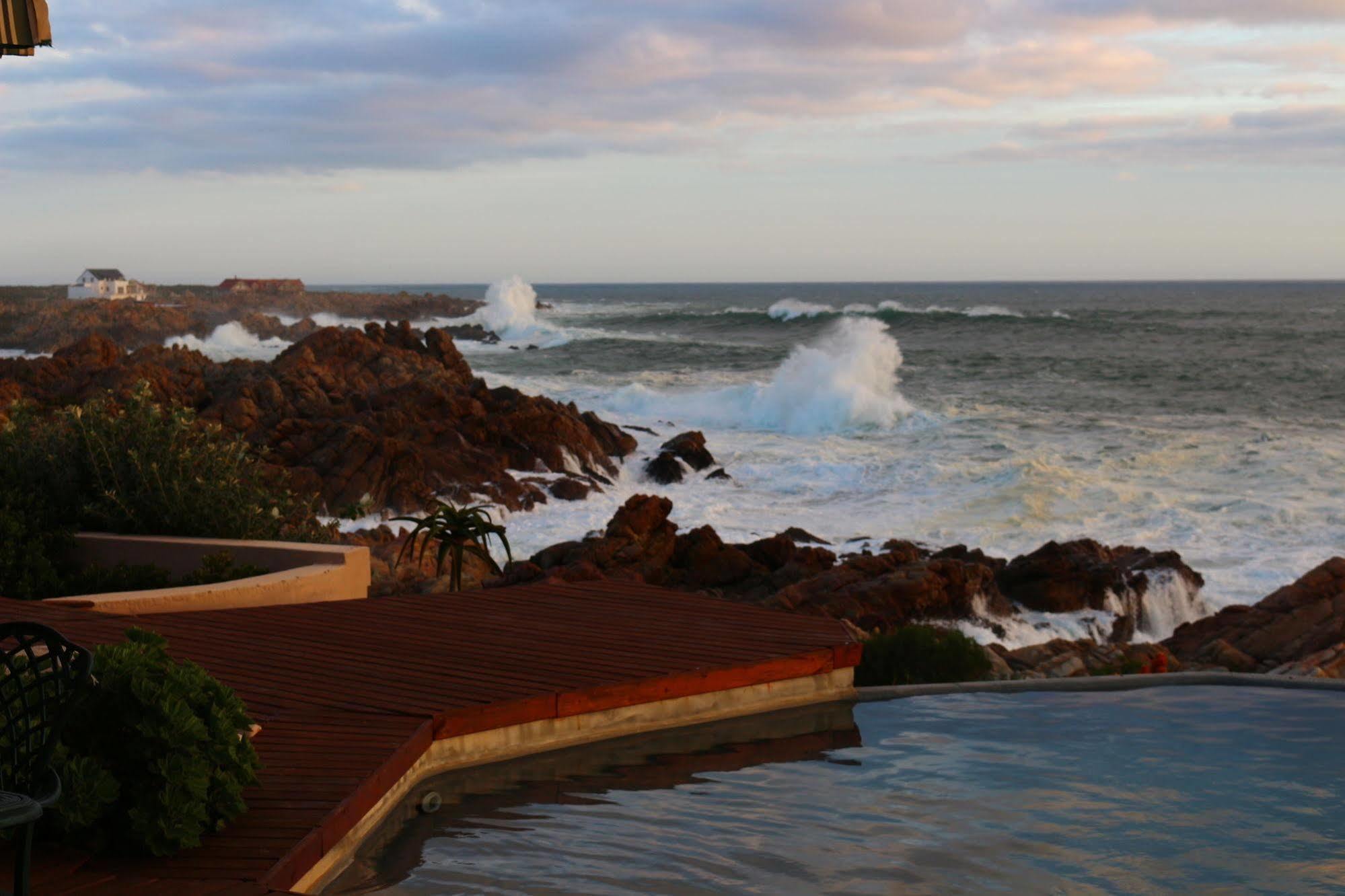 Villa Marine Guest House 4 Star Graded SolarEco Friendly Abundant Water Pringle Bay Exterior foto